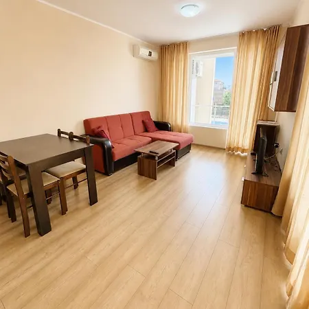 아파트 Cozy With Balcony & Pool аccess In 스베티 블라스
